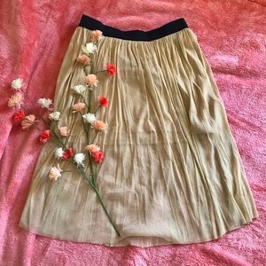 🌺happening in the present🌺 glitter gold skirt